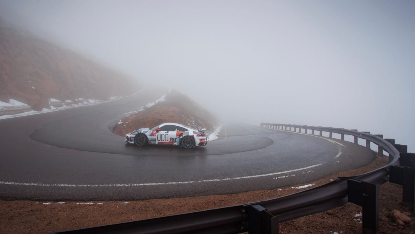 911 Turbo S, Pikes Peak, 2022, Porsche AG (Credit: Photo by Larry Chen / 000)