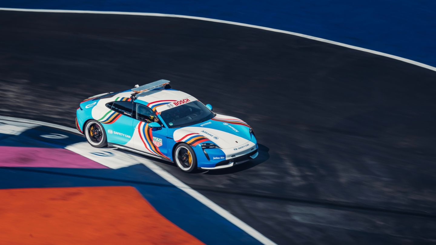 Taycan Turbo S, coche de seguridad del Campeonato del Mundo de Fórmula E ABB FIA, 2022, Porsche AG