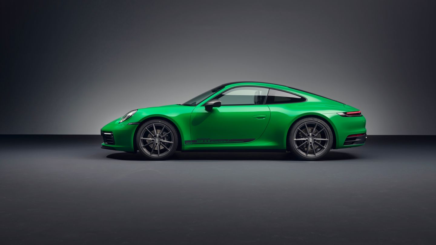 911 Carrera T, Python Green, 2022, Porsche AG