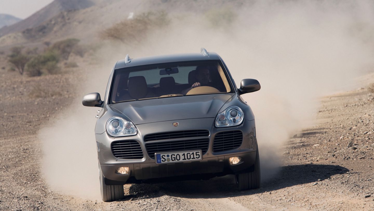 A confident traveler, a luxurious traveler and at the same time an emotional sports car - this is the recipe for the success of the Cayenne to this day, 2022, Porsche AG.