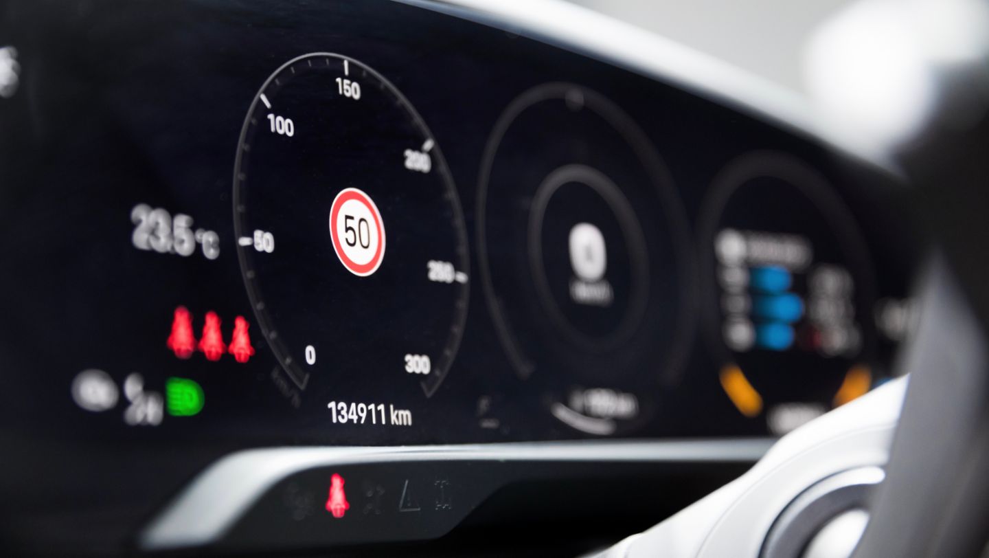 Taycan Turbo with 134,911 km, 2022, Porsche AG