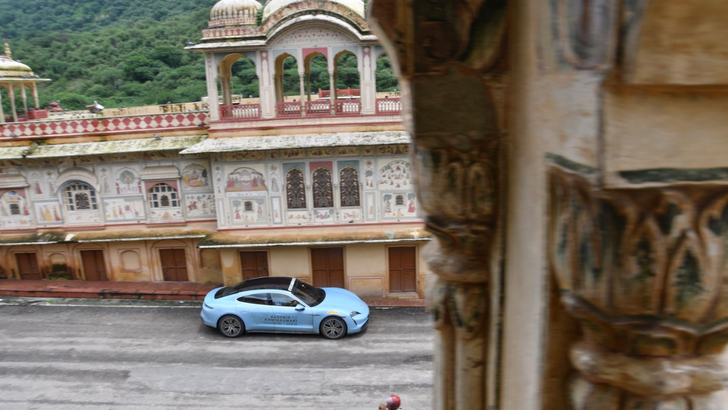 Taycan, Kashmir to Kanniyakumari, India, 2022, Porsche AG