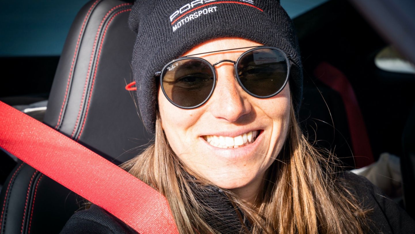 Simona De Silvestro, 911 Carrera 4 GTS, Porsche Ice Experience, Suecia, 2022, Porsche AG