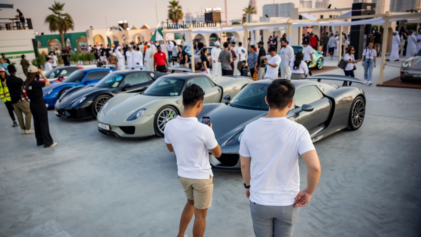 Íconos de Porsche, Dubái, 2022, Porsche AG