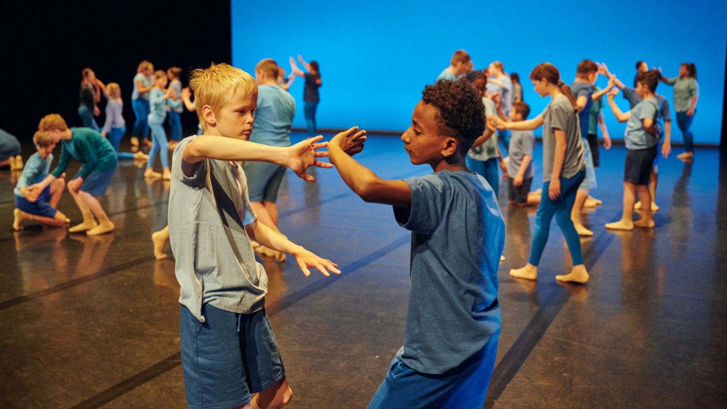 Tanzpatenschaftsprojekt „Keep moving“, Ballett JUNG+, Stuttgart, 2022, Porsche AG
