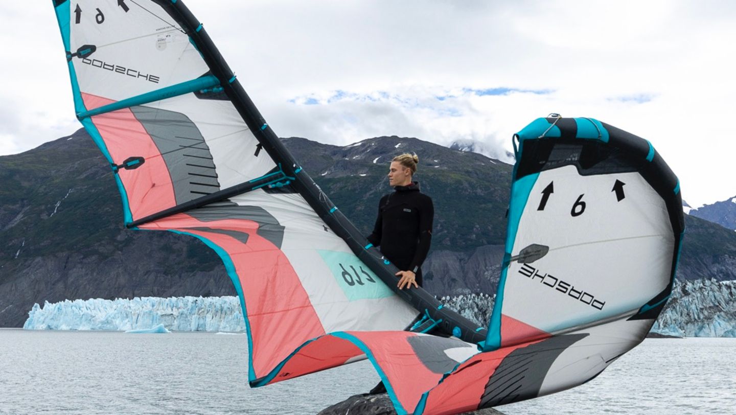 Liam Whaley, Limitierte Porsche-Kite-Edition, Duotone, Alaska, 2022, Porsche AG