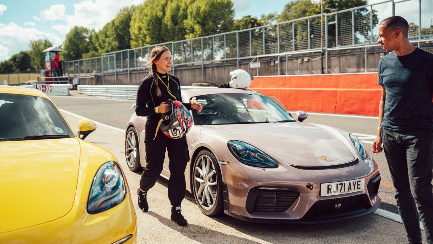 Becca Taylor, 718 Cayman, 718 Cayman GT4, "We Drive with Esmee Hawkey" Event, Brands Hatch, Great Britain, 2022, Porsche Cars Great Britain