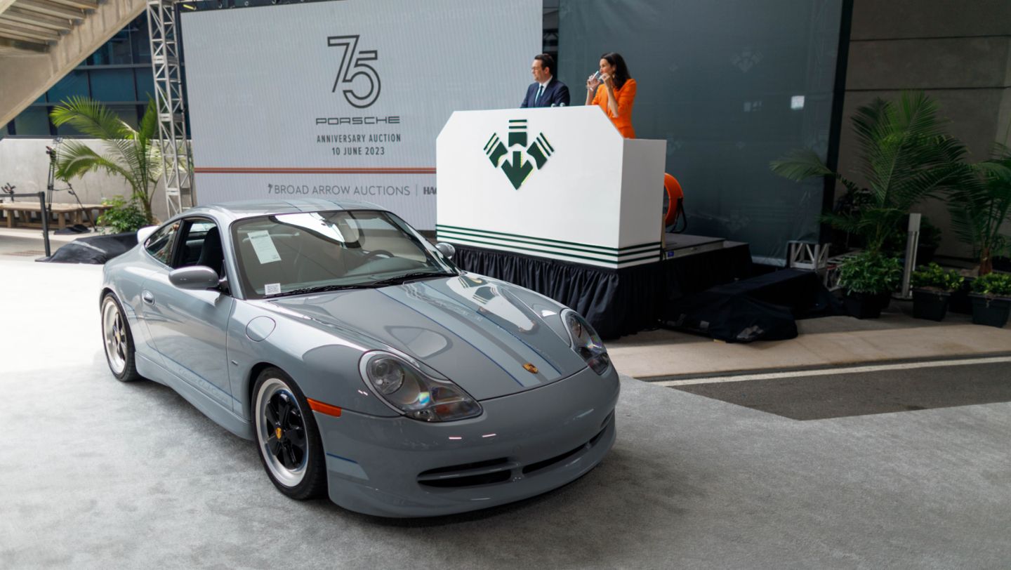 911 Classic Club Coupe, Auction, 2023, Porsche AG