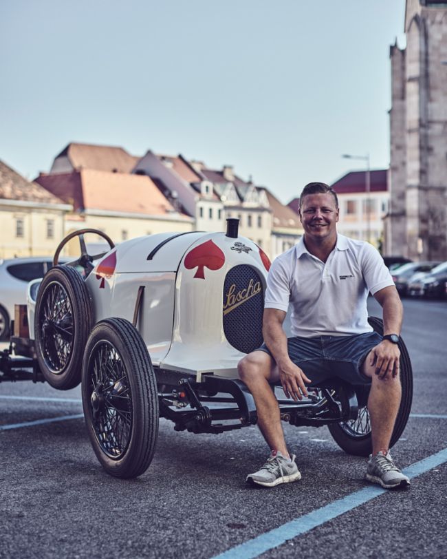 Jan Heidak, vehicle service attendant at the Porsche Museum workshop, Austro-Daimler ADS-R “Sascha”, Austria, 2023, Porsche AG