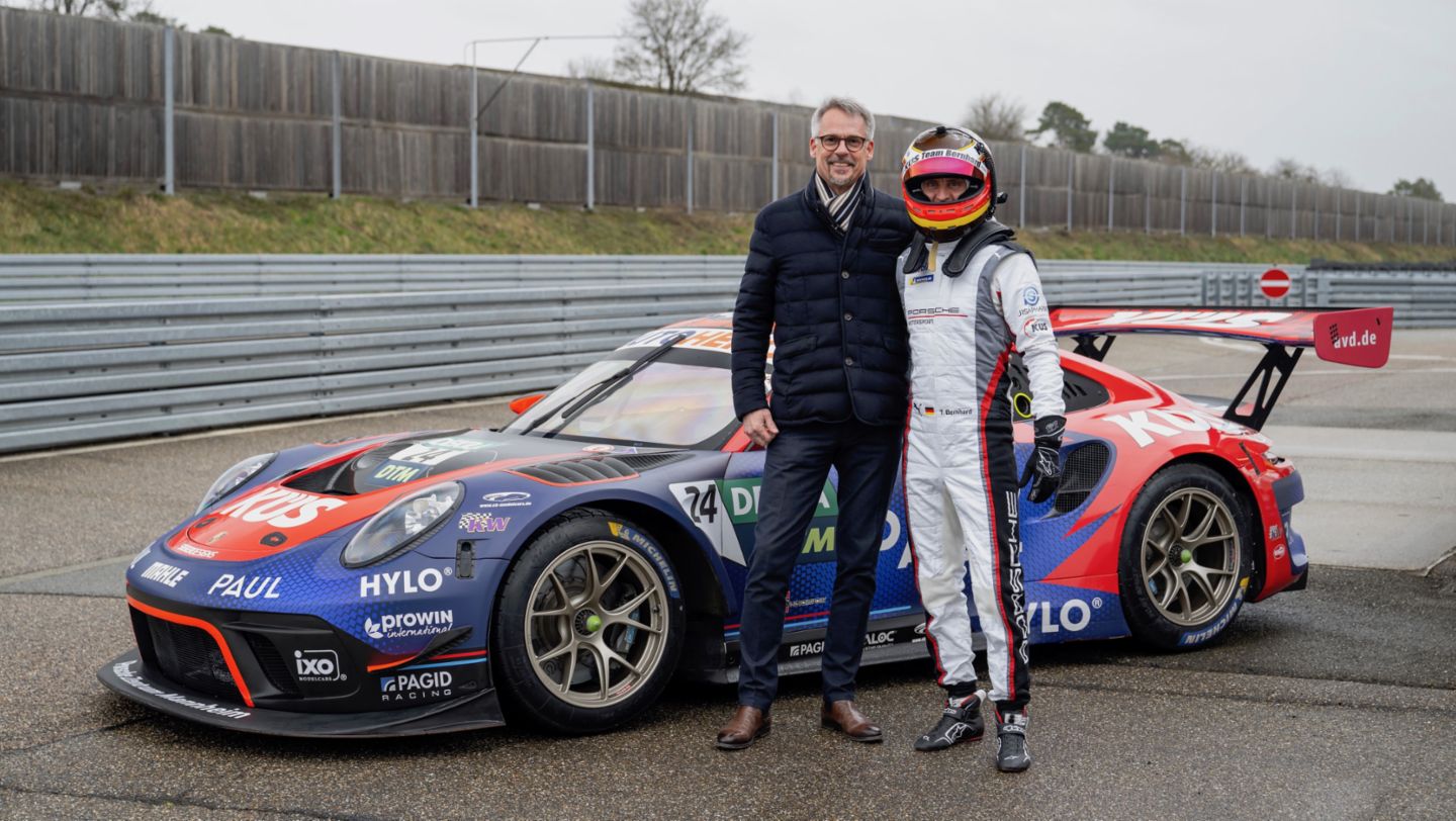 Thomas Laudenbach y Timo Bernhard (i-d), 911 GT3 R, 2023, Porsche AG