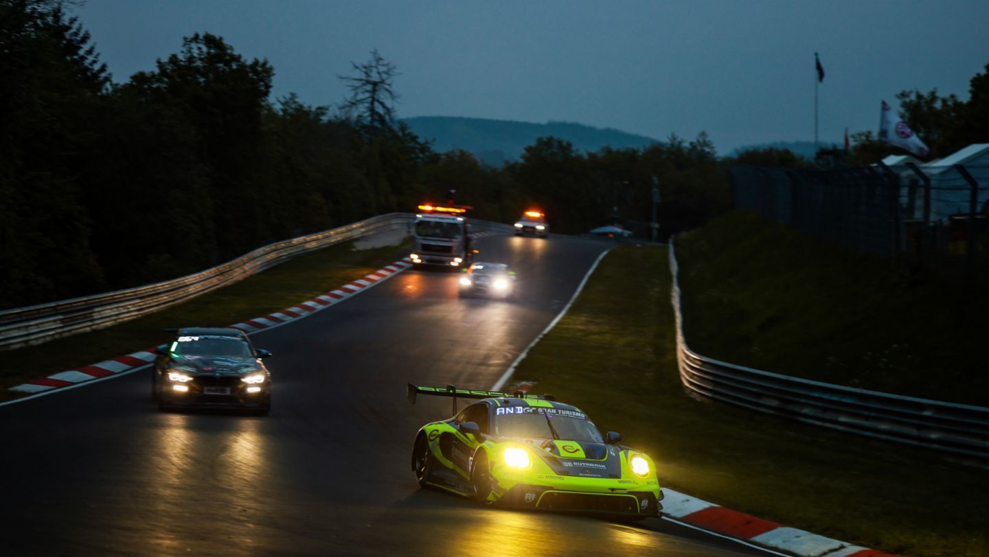 Porsche 911 GT3 R, Rutronik Racing (#96), Dennis Olsen (N), Matteo Cairoli (I), Julien Andlauer (F), Nürburgring 24 hours, 2023, Porsche AG