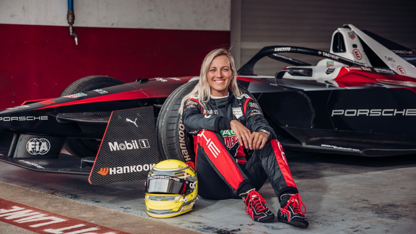 Gabriela Jilkova, piloto rookie de Fórmula E, Valencia, España, 2023, Porsche AG