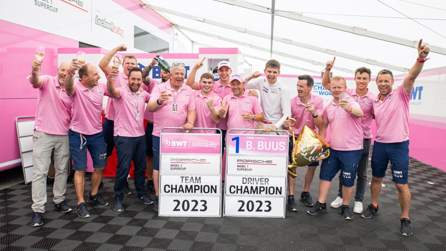 Team BWT Lechner Racing, Gesamtsieger Team-Wertung, Porsche Mobil 1 Supercup, 2023, Porsche AG