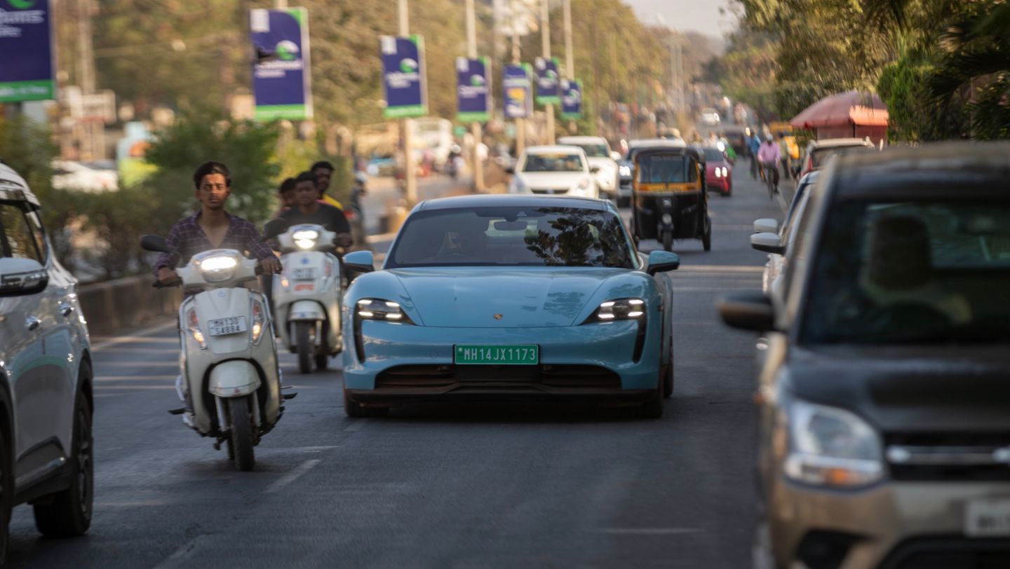 Taycan, Von Mumbai nach Hyderabad, Indien, 2023, Porsche AG