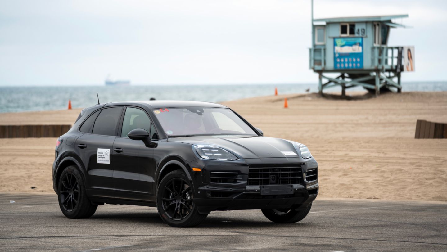 Prototype of the new Cayenne, 2023, Porsche AG