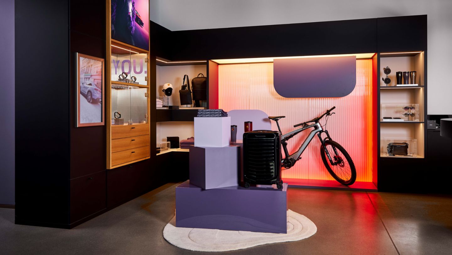 Porsche Brand Store, „Catch the Lightning“, Stuttgart, 2024, Porsche AG