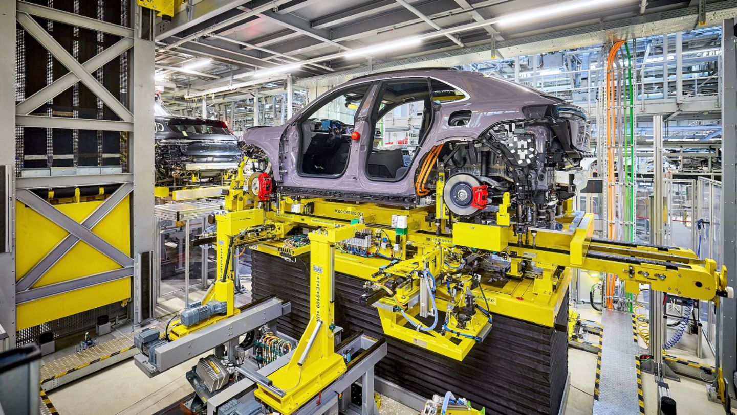 Assembly, Leipzig plant, 2024, Porsche AG