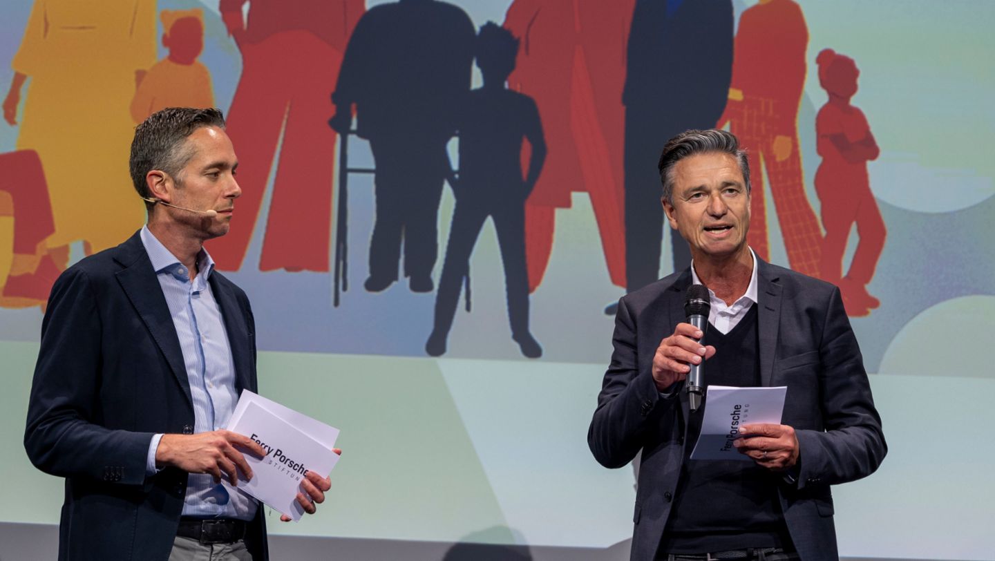 Dr. Sebastian Rudolph, Vorstandvorsitzender FPS, Lutz Meschke, Kuratorium FPS, Ferry Porsche Challenge, Preisverleihung, 2024, Porsche AG