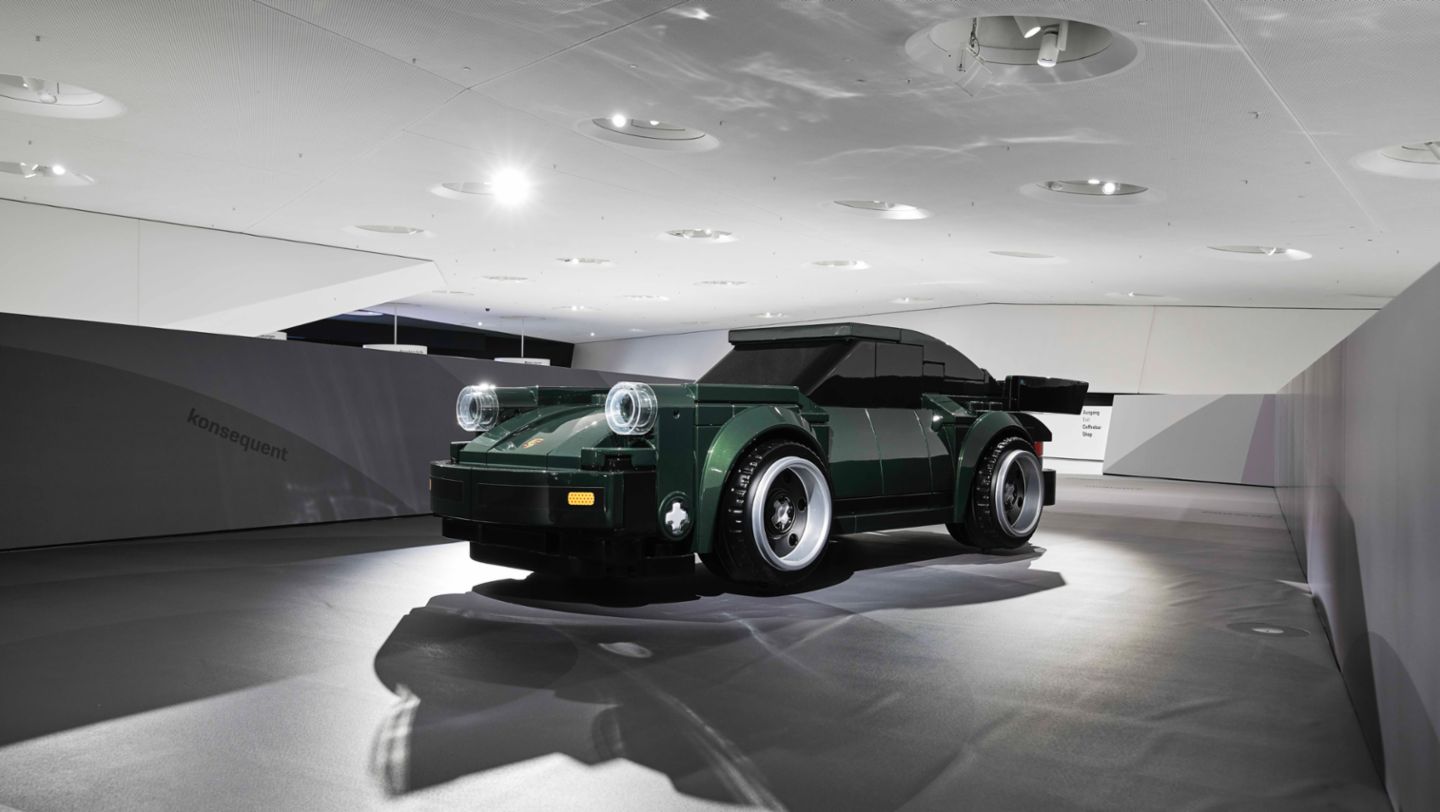 Lego 911 Turbo, Special Exhibition "Beyond Performance. 50 Years of Porsche Turbo", Porsche Museum, Stuttgart Zuffenhausen, 2024, Porsche AG