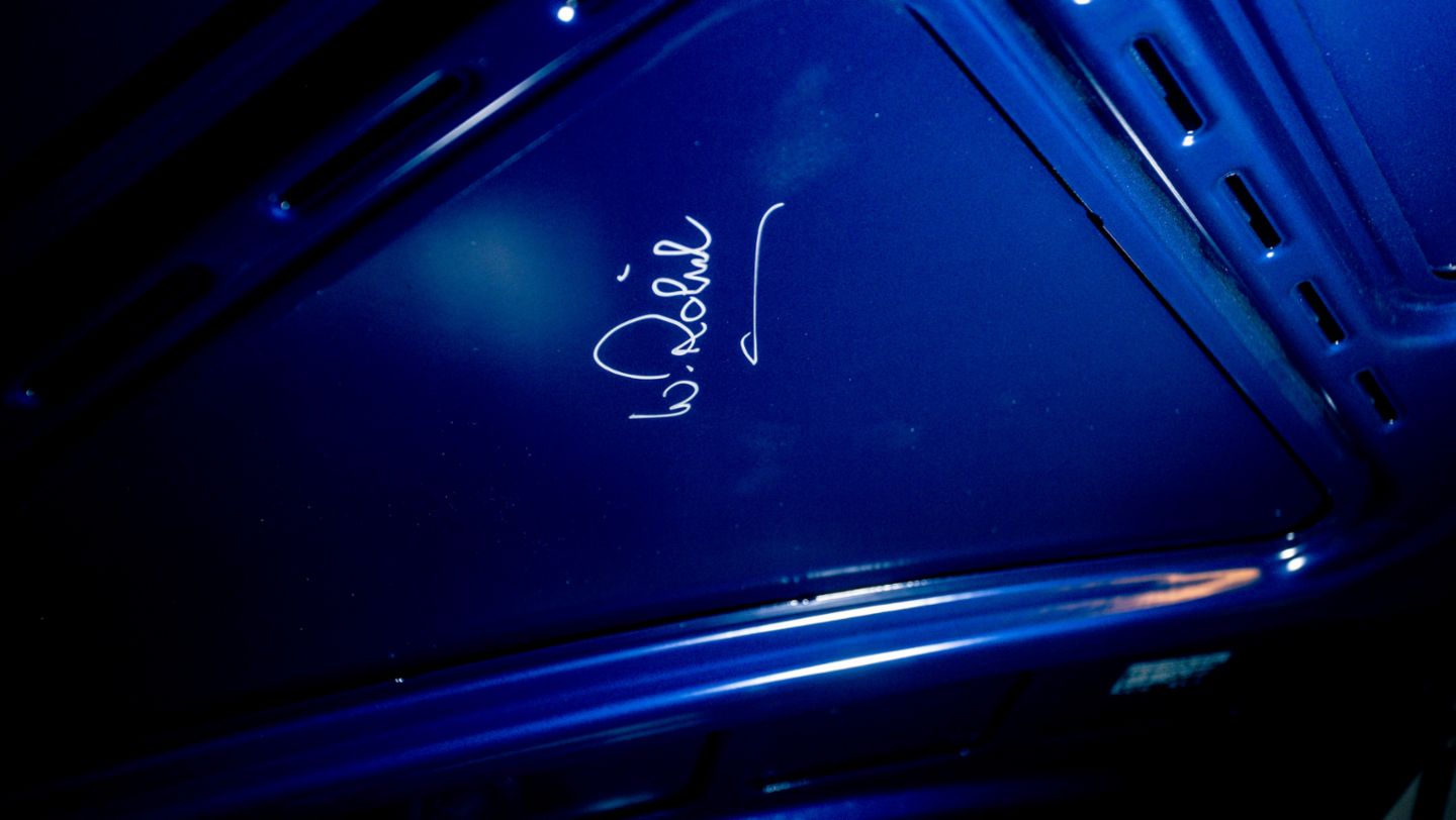 Walter Röhrls Unterschrift, 911 GT3 (996), 2024, Porsche AG