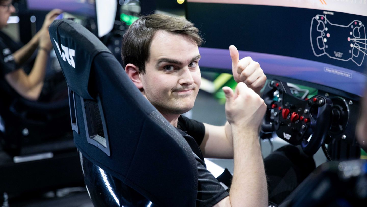 Dayne Warren (AUS), Porsche Coanda Esports Racing Team, 2024, Porsche AG