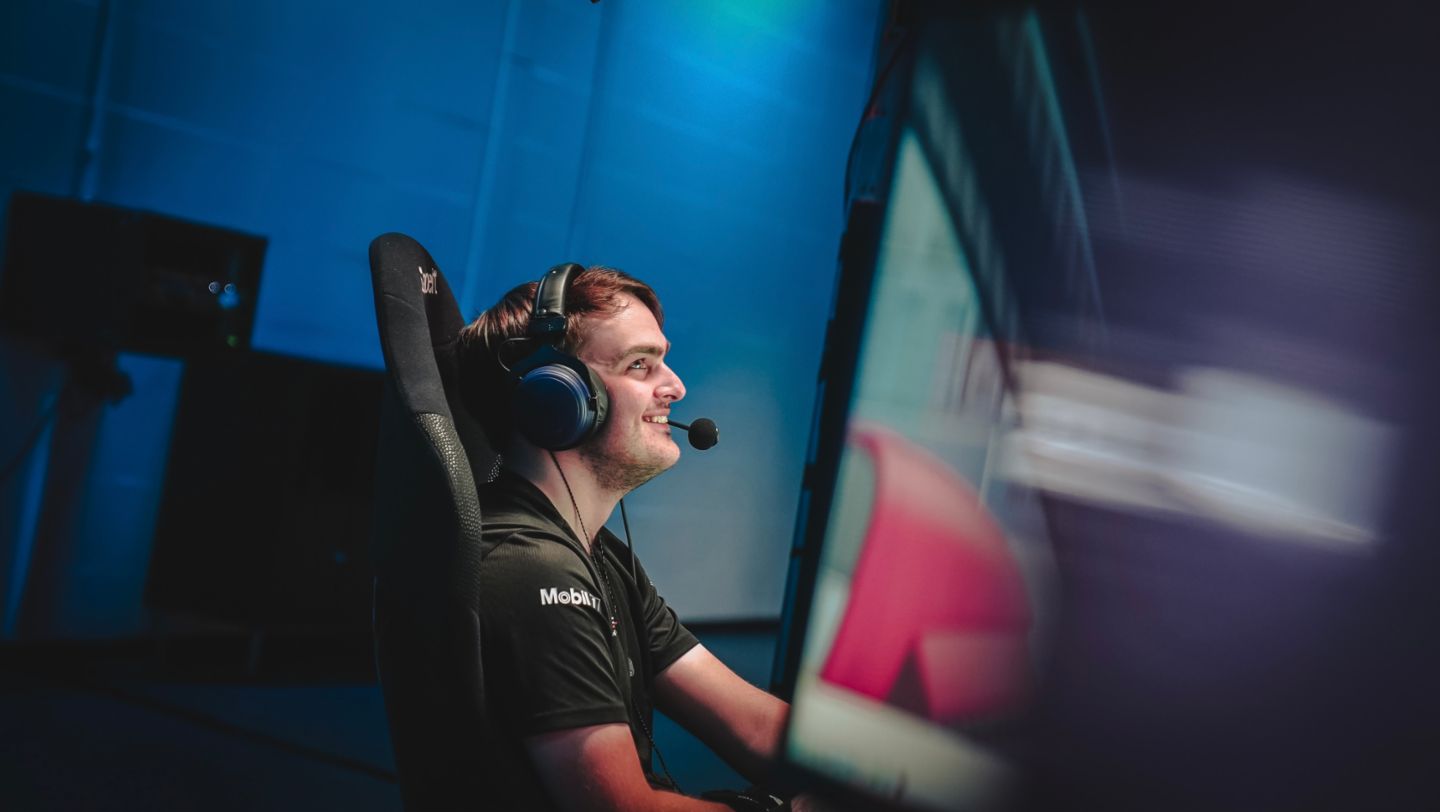 Dayne Warren (AUS), Esports ESL R1, Monza (ITA), Porsche Coanda Esports Racing Team, 2024, Porsche AG