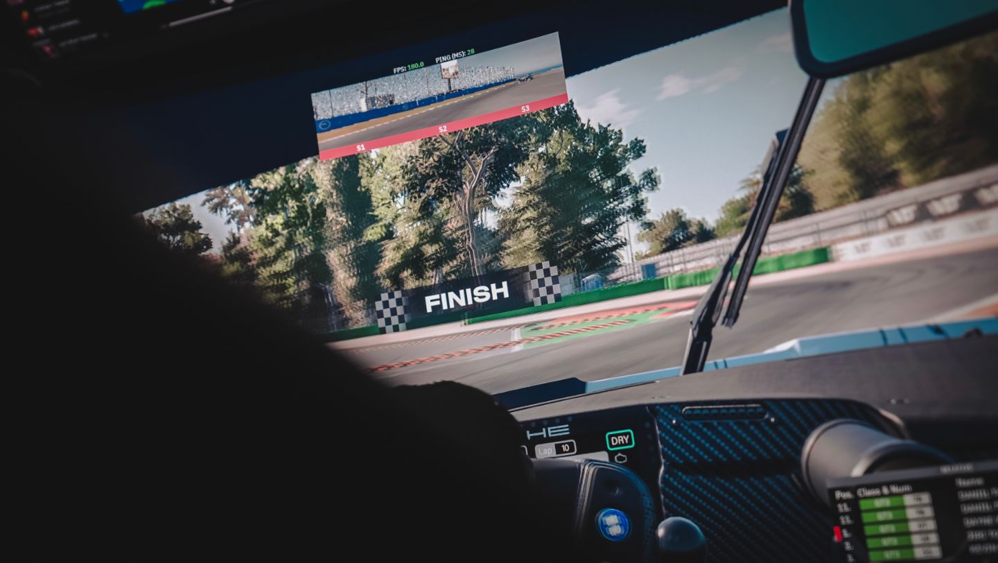 Porsche 911 GT3 R, Charlie Collins (UK), Mitchell deJong (USA), Joshua Rogers (AUS), Dayne Warren (AUS), Esports ESL R1, Monza (ITA), Porsche Coanda Esports Racing Team, 2024, Porsche AG