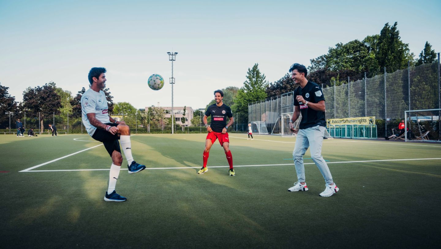 Norman Nato, António Félix da Costa, Jake Dennis (l-r), Football match TAG Heuer Formula E team vs. Andretti Formula E team, Berlin, Germany, 2024, Porsche AG
