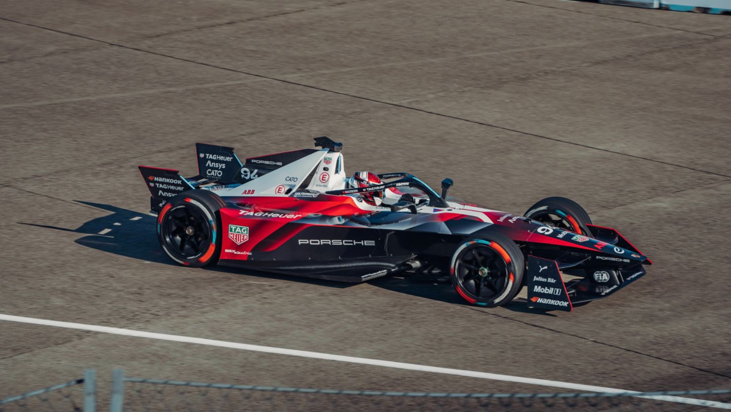 Porsche 99X Electric, Pascal Wehrlein (#94), TAG Heuer Porsche Formula E Team, 2024, Porsche AG