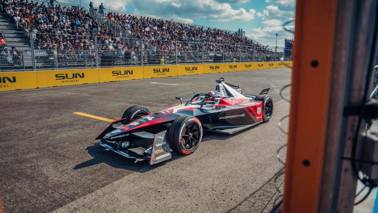 Porsche 99X Electric, Pascal Wehrlein (#94), TAG Heuer Porsche Formula E Team, 2024, Porsche AG