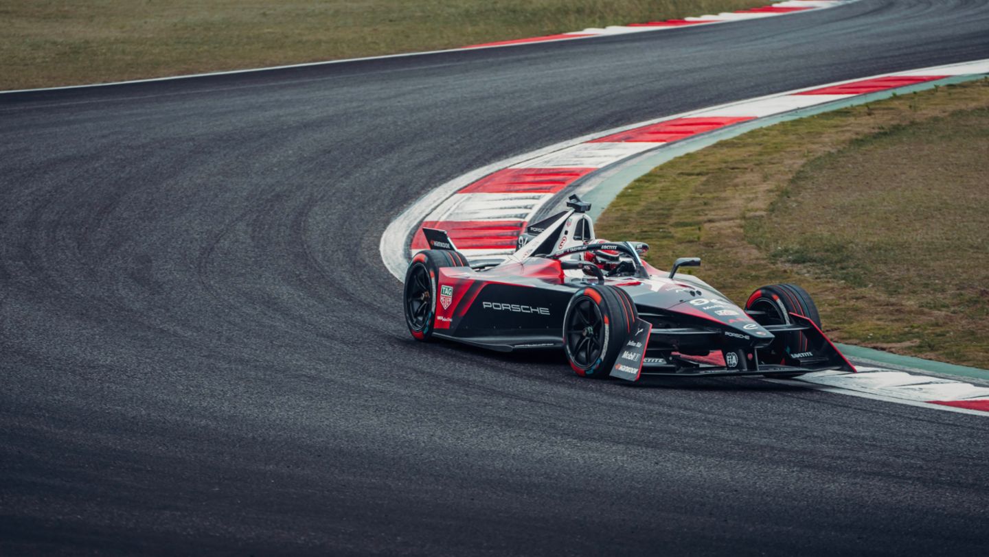 Porsche 99X Electric (#94), Pascal Wehrlein, TAG Heuer Porsche Formel-E-Team, Formel E, London, Großbritannien, 2024, Porsche AG