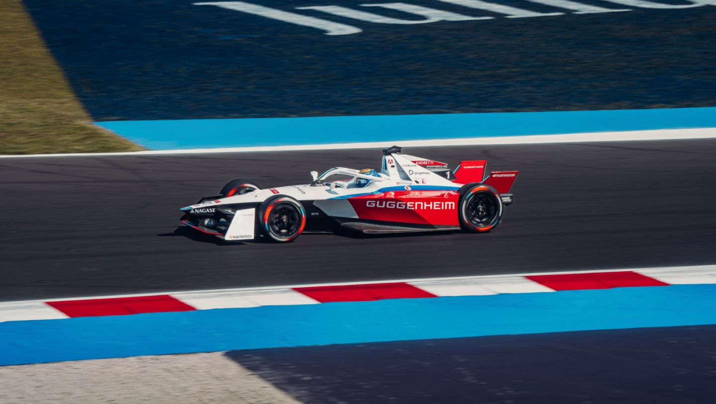 Porsche 99X, Electric, (#1): Jake Dennis, Andretti Formula E, Misano, Italy, 2024, Porsche AG