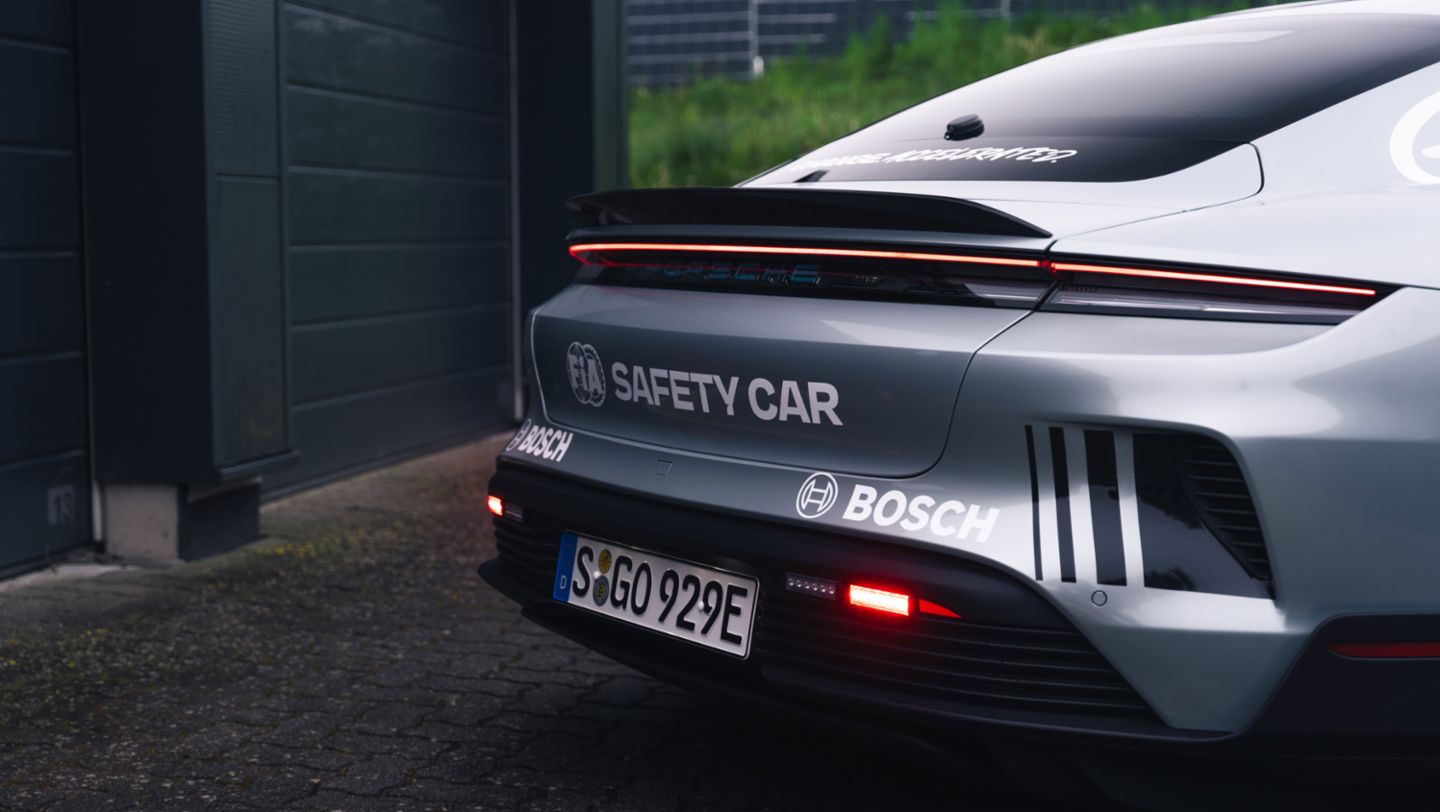 Porsche Taycan Turbo GT, FIA Formel E Safety Car, 2024, Porsche AG