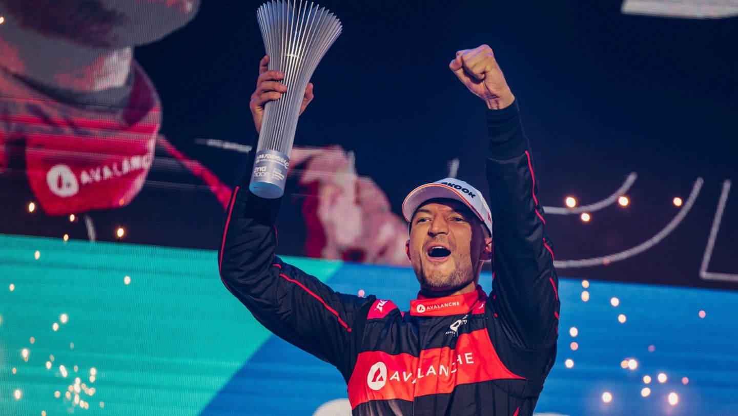 Jake Dennis, equipo cliente Andretti, campeón del mundo de Fórmula E, 2022/2023, Porsche AG