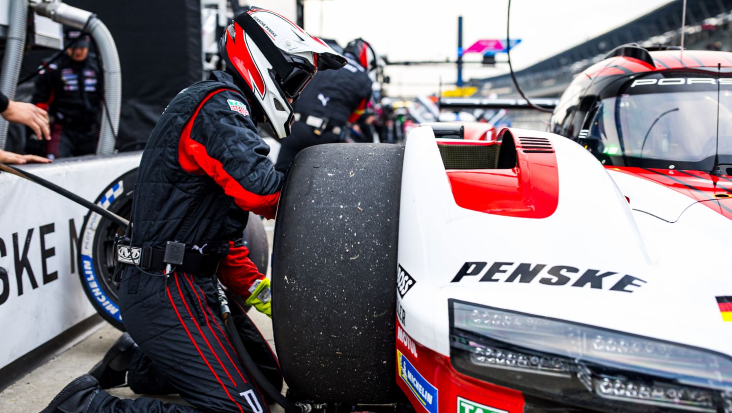 Porsche 963, Porsche Penske Motorsport (nº 7), Dane Cameron (EE. UU.), Felipe Nasr (BRA), carrera, Indianápolis, campeonato IMSA, 2024, Porsche AG