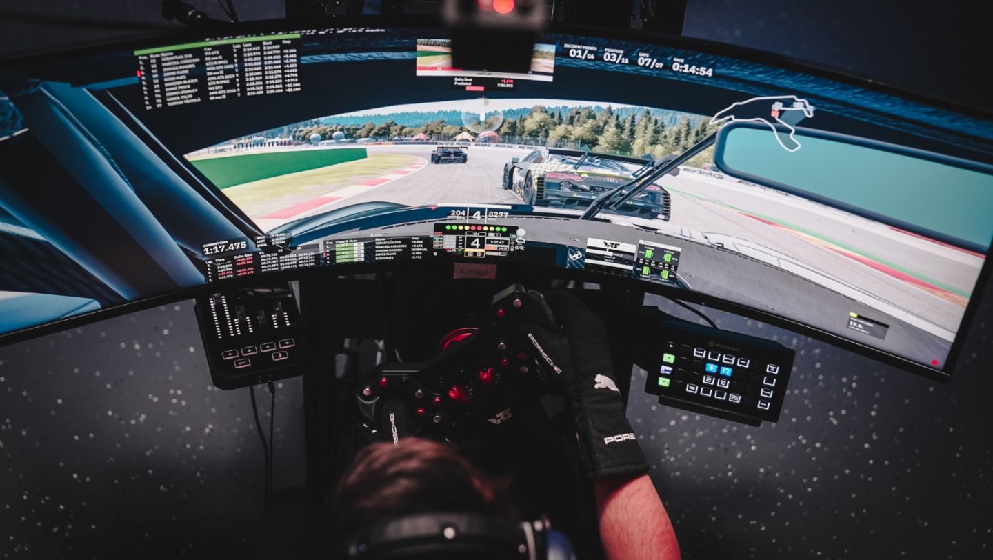 Porsche Esports Cockpit, 2024, Porsche AG 