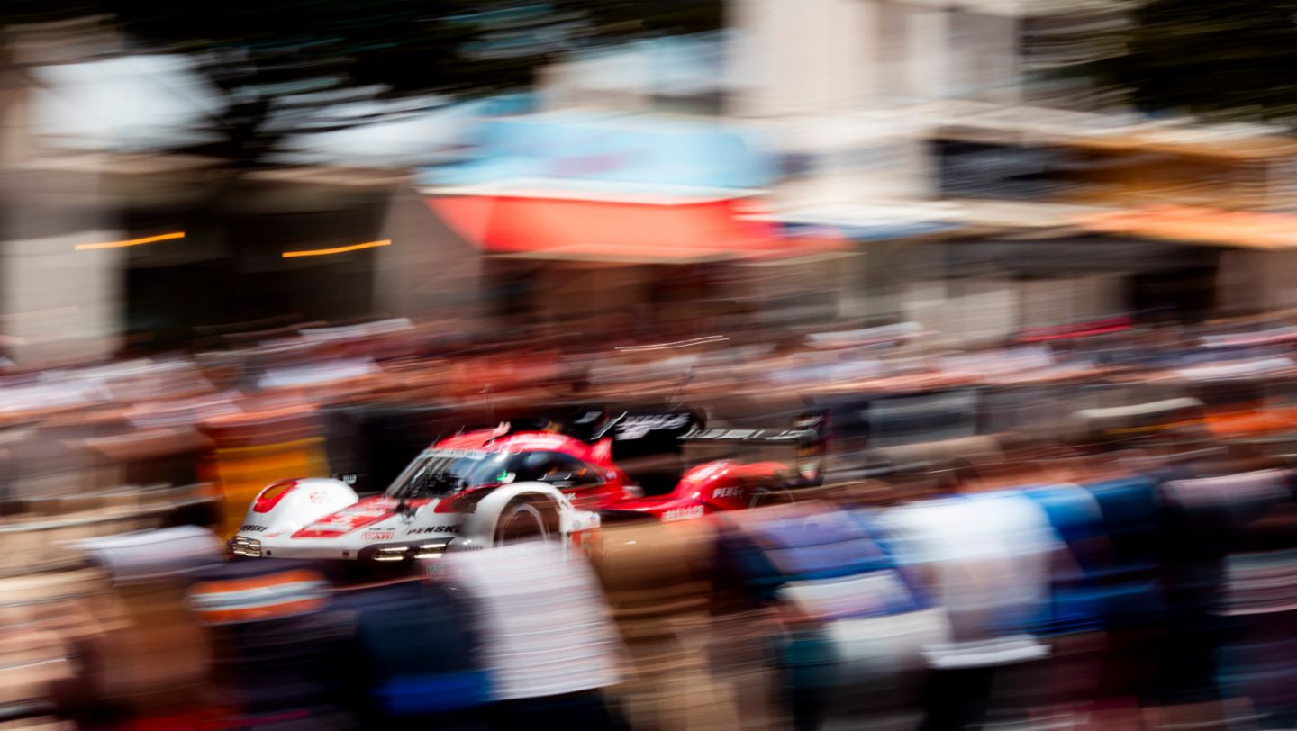 Matt Campbell (AUS), Michael Christensen (DK), Frederic Makowiecki (F), Porsche Penske Motorsport (#5), Porsche 963, car parade in Le Mans, 2024, Porsche AG