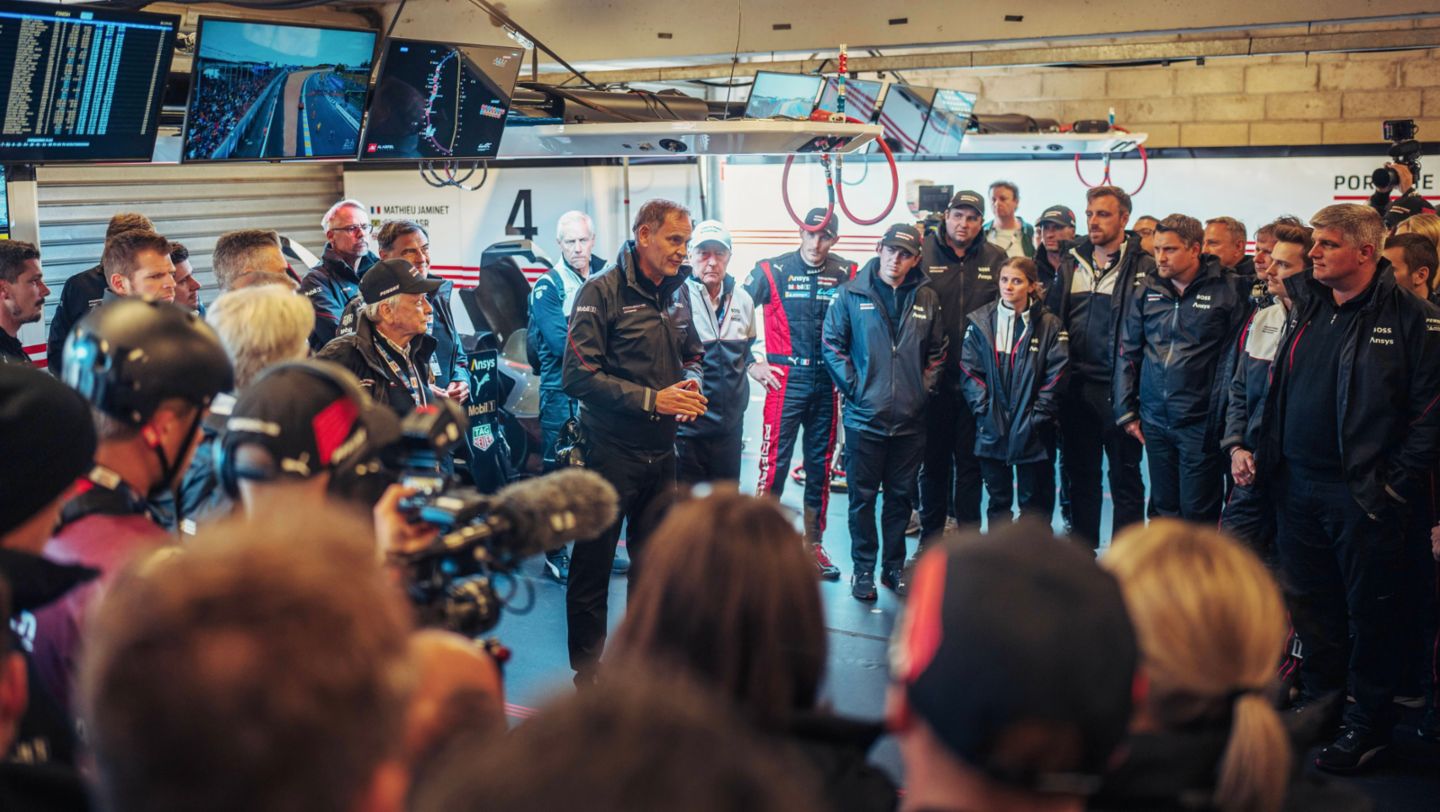 Oliver Blume, CEO Porsche AG, Le Mans, France, 2024, Porsche AG