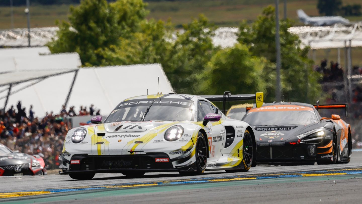 Alex Malykhin (UK), Joel Sturm (D), Klaus Bachler (A), Porsche 911 GT3 R, Manthey PureRxing (#92), France/Le Mans,2024, Porsche AG