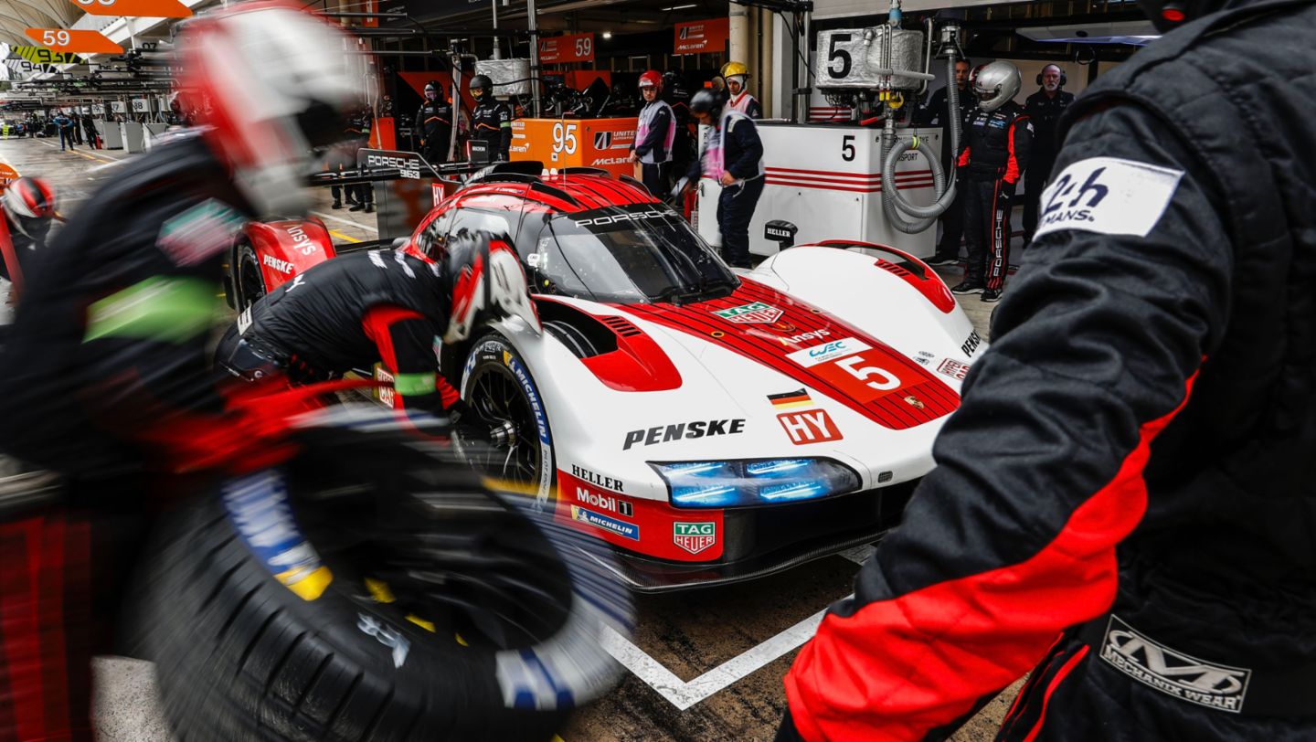 Porsche 963, Porsche Penske Motorsport (#5), Matt Campbell (AUS), Michael Christensen (DK), Frederic Makowiecki (F), WEC, Sao Paulo, Brazil, 2024, Porsche AG
