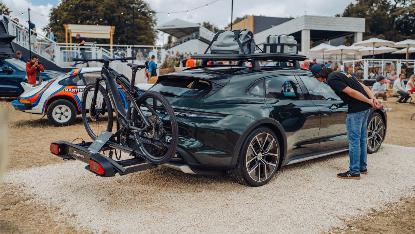 Taycan 4S Cross Turismo, Goodwood Festival, 2024, Porsche AG