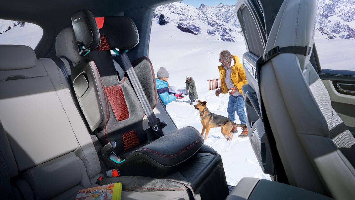 Tequipment child seat, 2024, Porsche AG
