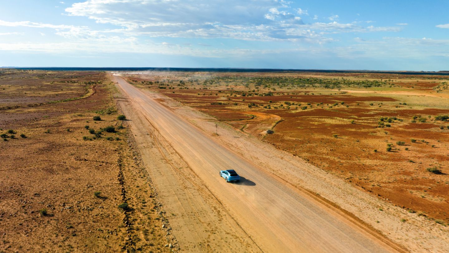 Taycan 4S Cross Turismo, Outback, Australia, 2023, Porsche AG