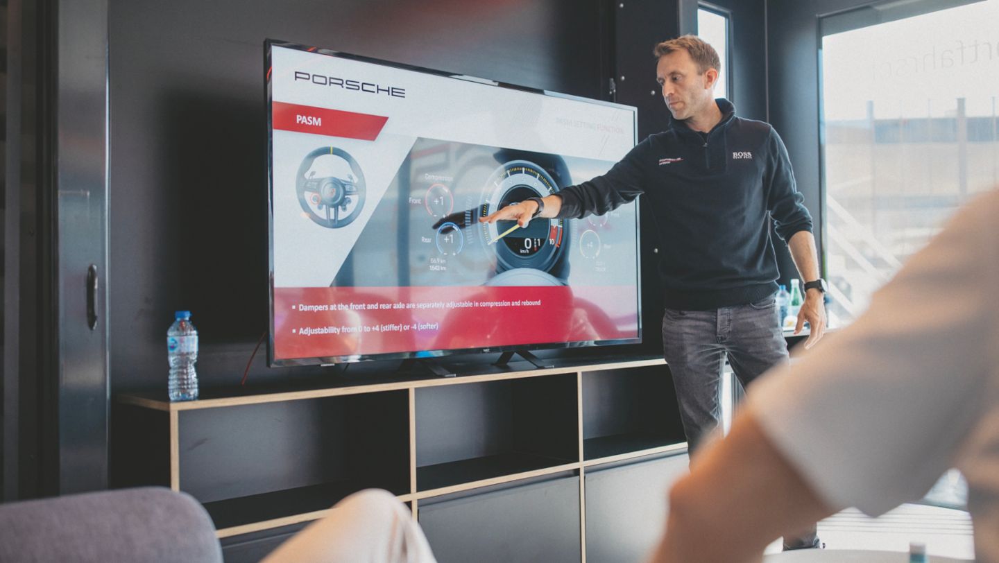 Timo Bernhard, Porsche Markenbotschafter und Instrukteur, Porsche Track Experience, Le Castellet, Frankreich, 2024, Porsche AG