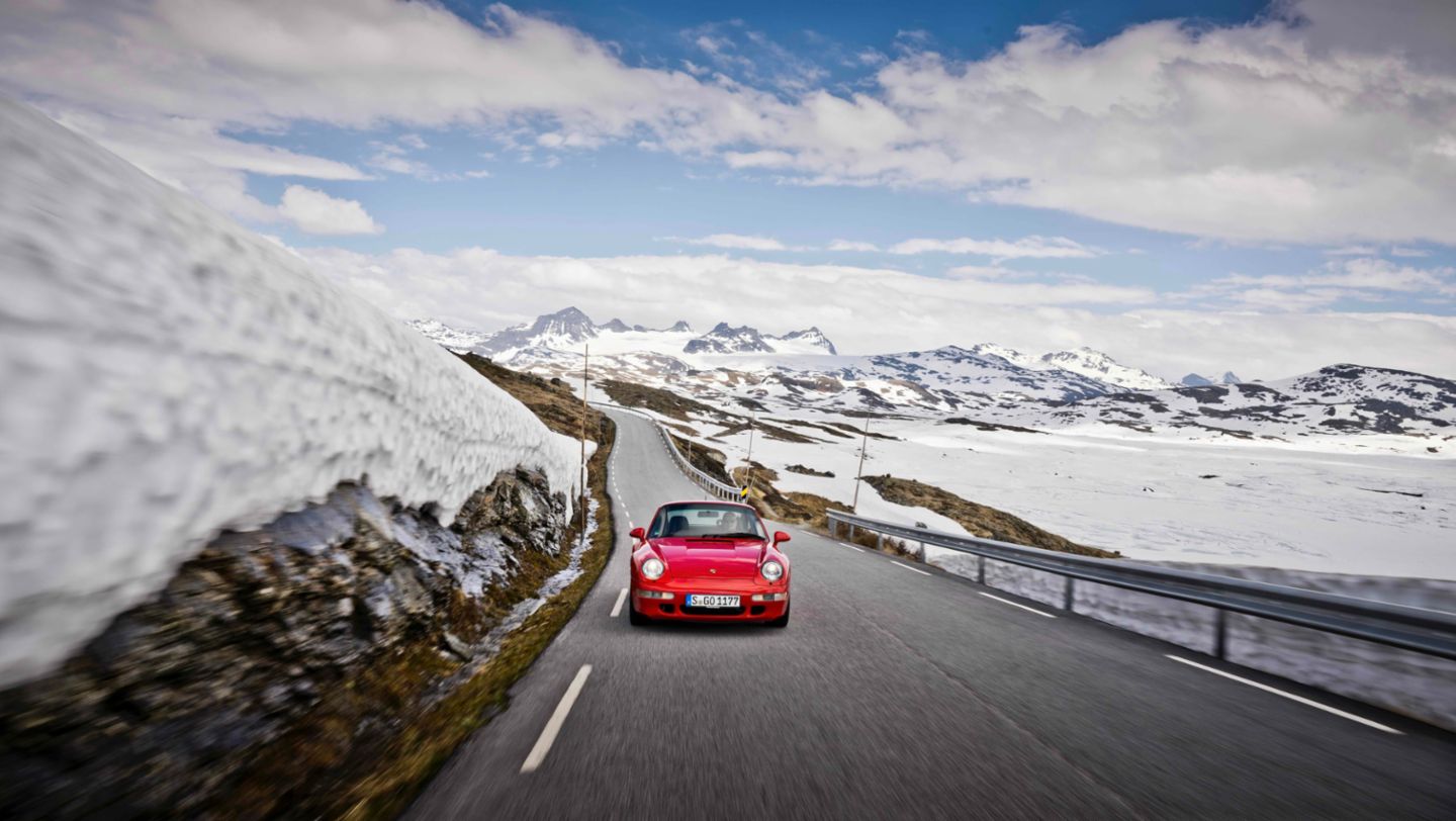 911 Turbo (993), Fjordluft, Lærdal, Norwegen, 2024, Porsche AG