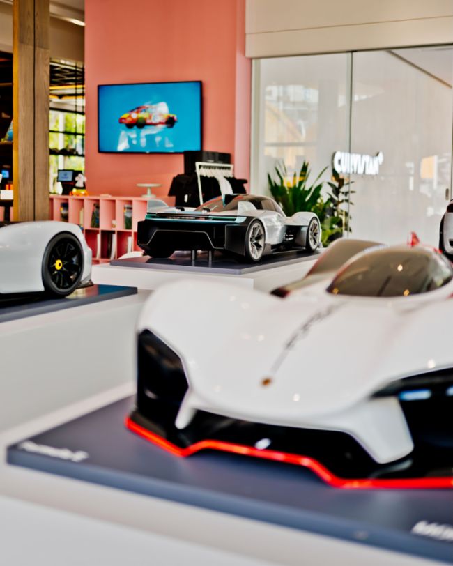 Porsche Vision 918, Porsche Vision E, Porsche Unseen, Curvistan Bangkok, Thailand, 2024, Porsche AG