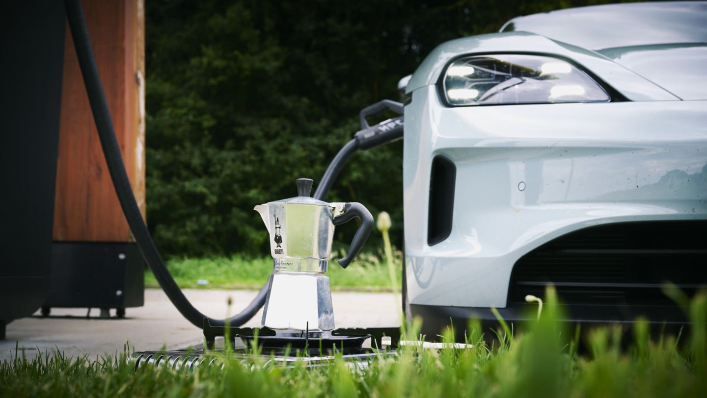 Taycan with Performance Battery Plus, 2024, Porsche AG