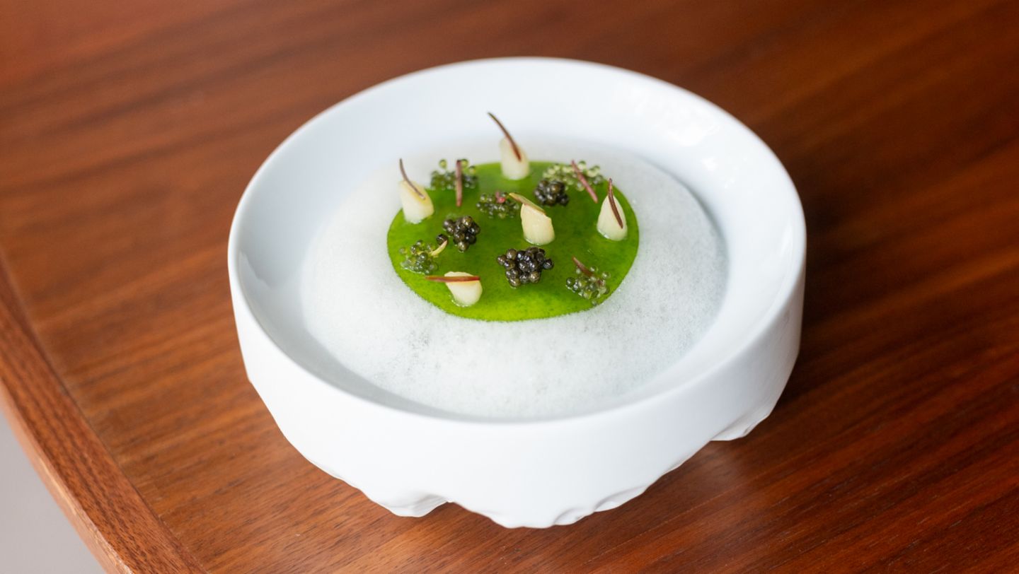 Oyster tartare, “La Vie by Thomas Bühner”, 2024, Porsche AG