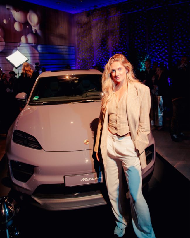 Alica Schmidt, Macan 4 Electric, Elbphilharmonie, Hamburg, 2024, Porsche AG