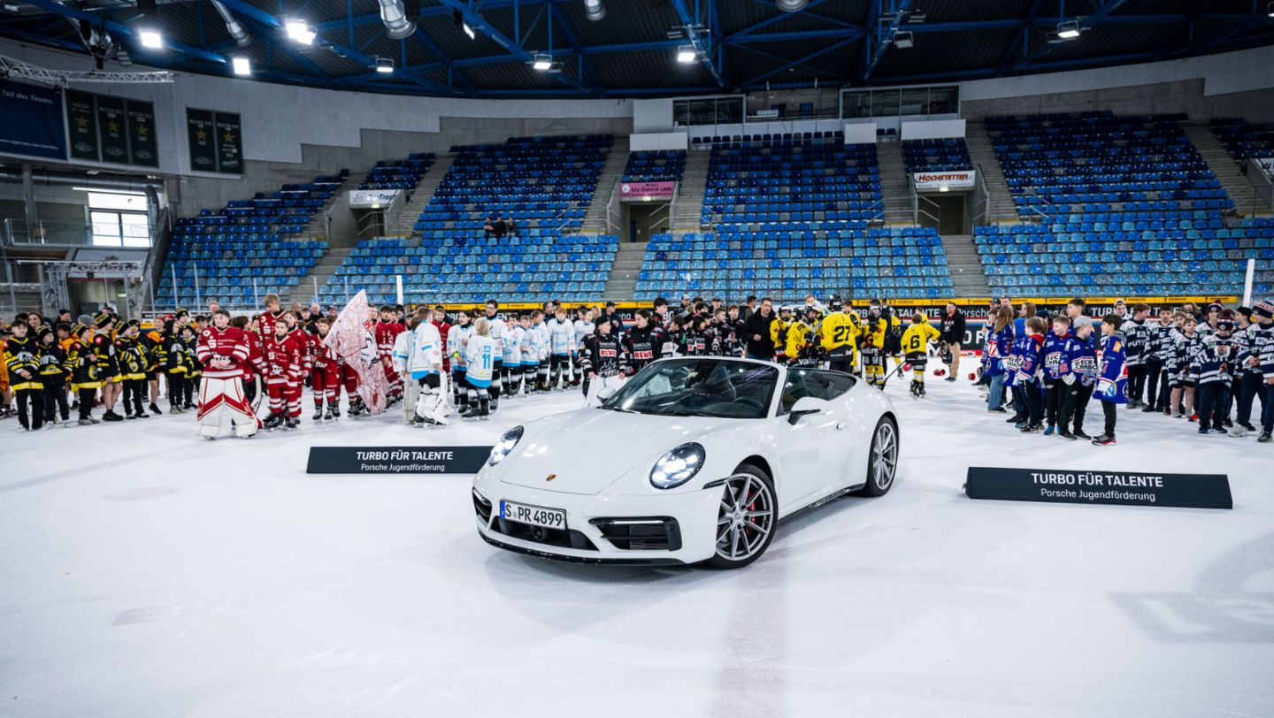 Porsche 911 Carrera S Cabriolet, Porsche Eishockey Cup, 2024, Porsche AG